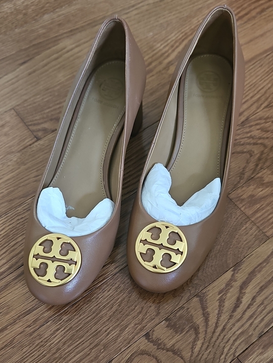 Tory Burch Shoes - Tory Burch Tan Leather Round-Toe Pumps with Gold Logo Medallion